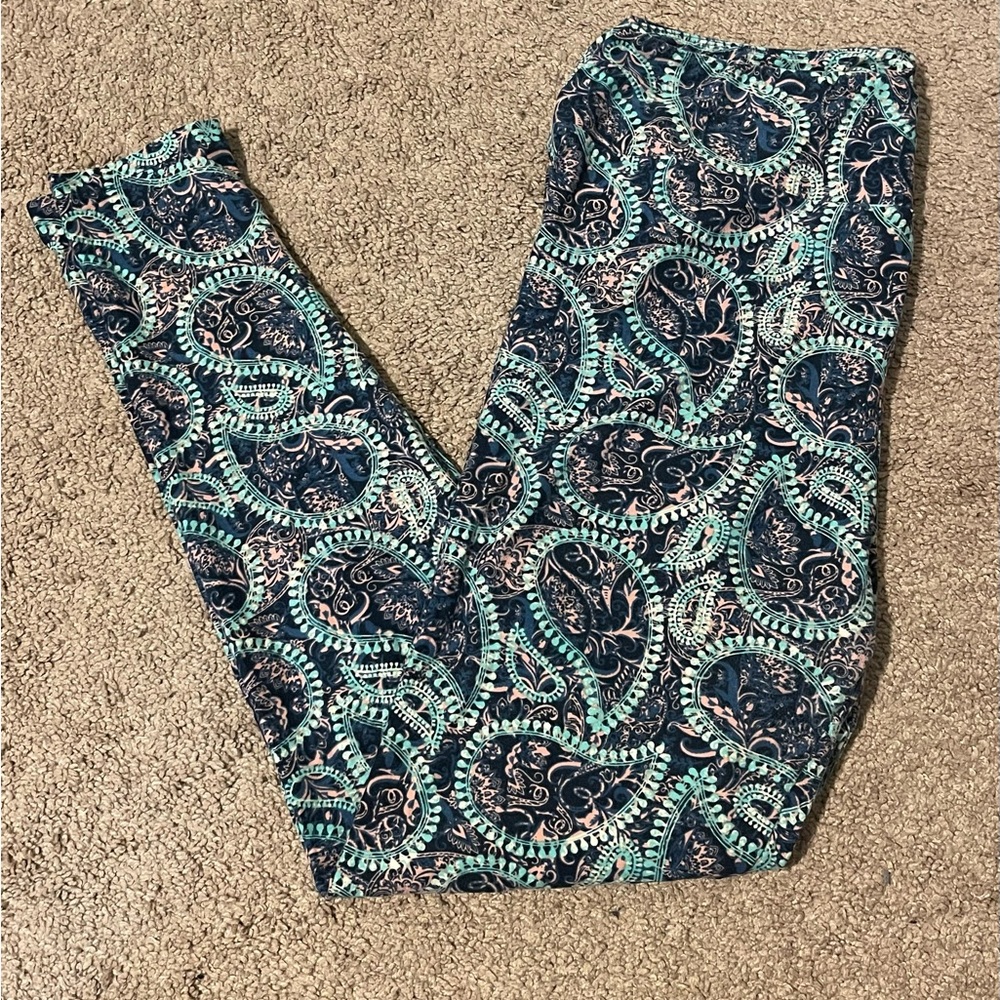 ‼️🎉Reasonable Offers Accepted🎉‼️LuLaRoe Tall & Curvy Leggings.